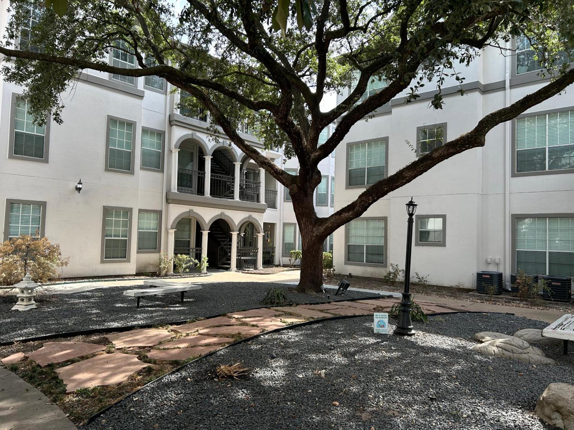 Best Of Both Worlds Houston River Oaks Galleria Экстерьер фото
